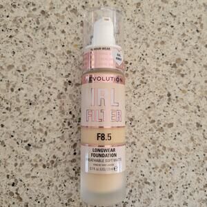 NEW Makeup Revolution F8.5 IRL Filter Longwear Liquid Foundation Soft Matte 16HR